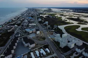 813 N New River Dr, Surf City, NC 28445 - Photo 9