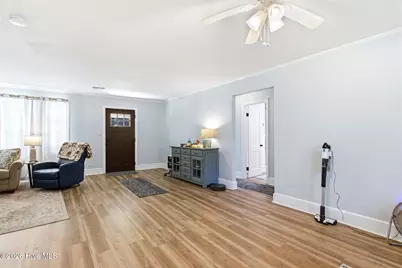 221 N Thompson Street, Whiteville, NC 28472 - Photo 11