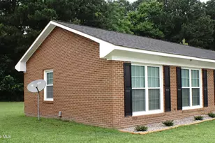 121 Walter Dr, Rocky Mount, NC 27809 - Photo 3