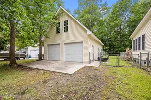 209 Old Ironsides Rd, Newport, NC 28570 - Photo 5