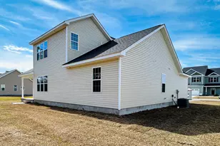 826 Hidden Bridge Rd, Jacksonville, NC 28546 - Photo 9