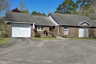 901 Sherbrooke Cir, Laurinburg, NC 28352 - Photo 1