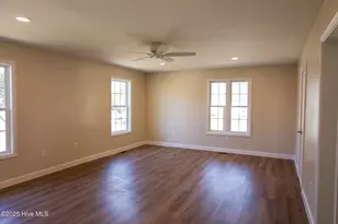 2007 Fisher St, Morehead City, NC 28557 - Photo 5