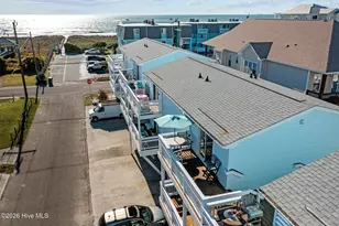 101 Seahorse Ln, Carolina Beach, NC 28428 - Photo 1
