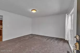 2 Yorkshire Dr, Jacksonville, NC 28546 - Photo 5