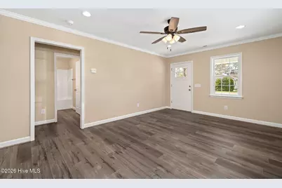 214 N Walnut Street, Rose Hill, NC 28458 - Photo 7