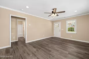 214 N Walnut St, Rose Hill, NC 28458 - Photo 7