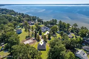 122 Live Oak Circle, Lake Waccamaw, NC 28450 - Photo 3