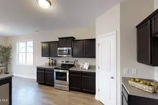 828 Hidden Bridge Rd, Jacksonville, NC 28546 - Photo 9