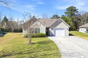 111 Bay Tree Cir, Hampstead, NC 28443 - Photo 3