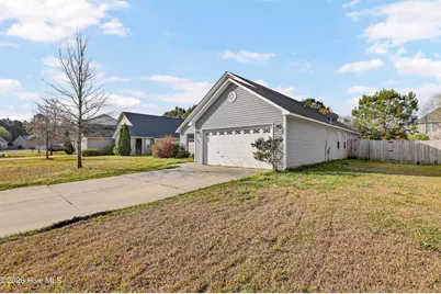 710 Savannah Drive, Jacksonville, NC 28546 - Photo 3