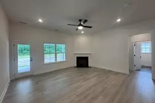 318 Eastwood Dr, Wallace, NC 28466 - Photo 9