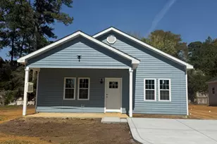 216 Pearl St, Clinton, NC 28328 - Photo 1