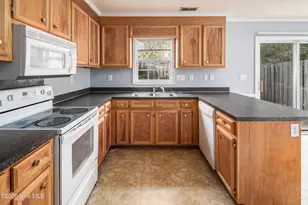 2345 Vineyard Dr, Winterville, NC 28590 - Photo 5