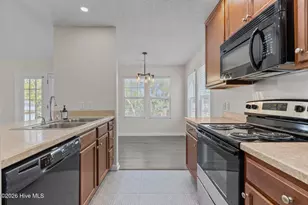 110 Kensington Wy, Aberdeen, NC 28315 - Photo 9