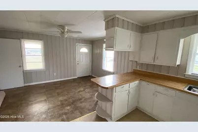 31 Abron Street, Clinton, NC 28328 - Photo 5