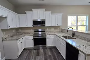 3648 Thornbrook Dr, Greenville, NC 27834 - Photo 9