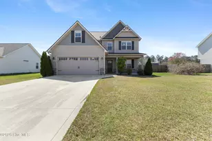 218 Breakwater Dr, Sneads Ferry, NC 28460 - Photo 1