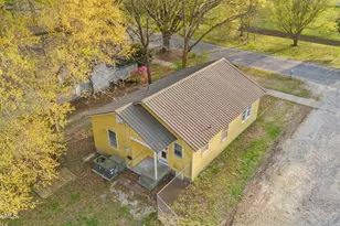 108 N Dickerson St, Burgaw, NC 28425 - Photo 7
