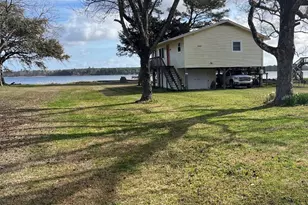 197 S River Dr, Beaufort, NC 28516 - Photo 5