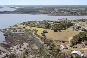 301 Intracoastal Ct, Sneads Ferry, NC 28460 - Photo 11