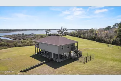 301 Intracoastal Court, Sneads Ferry, NC 28460 - Photo 9