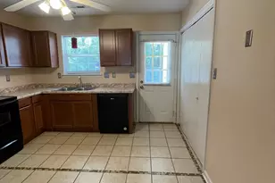109 Live Oak Ct, Midway Park, NC 28544 - Photo 5