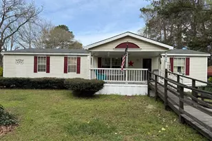 1848 Pleasant Grove Church Rd, Bladenboro, NC 28320 - Photo 1