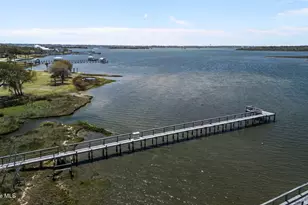 231 Hickory Shores Dr, Newport, NC 28570 - Photo 3