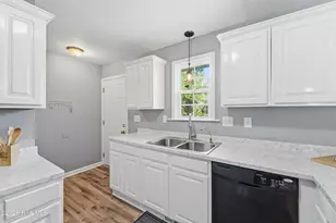 127 King St, Jacksonville, NC 28540 - Photo 17