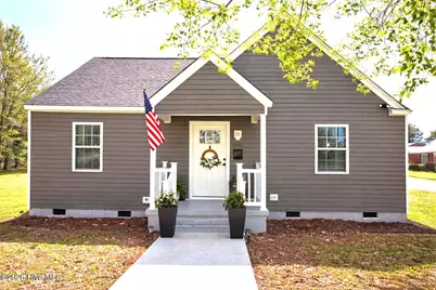 901 Tuscarora Avenue, Elizabeth City, NC 27909 - Photo 1
