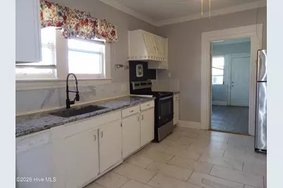 201 E Thompson Avenue, Stantonsburg, NC 27883 - Photo 5