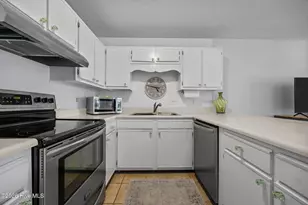 9201 Coast Guard Rd, Emerald Isle, NC 28594 - Photo 13