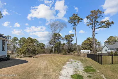 662 Fishermans Point, Newport, NC 28570 - Photo 3