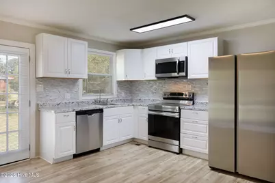 1002 Able Street, Elizabethtown, NC 28337 - Photo 9