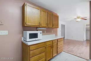 107 Royal Ct, Jacksonville, NC 28546 - Photo 7