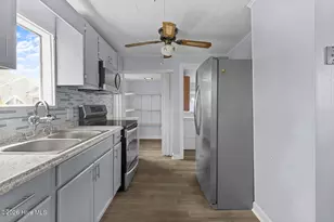 508 N 11th St, Morehead City, NC 28557 - Photo 15
