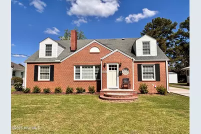 612 Blaney Street, Clinton, NC 28328 - Photo 1