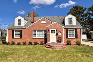 612 Blaney St, Clinton, NC 28328 - Photo 1