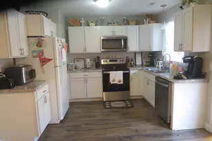 408 7th St, Maysville, NC 28555 - Photo 11