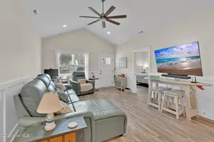 125 NE 15th St, Oak Island, NC 28465 - Photo 5