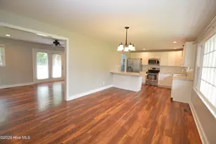 1018 Oak Dr, Jacksonville, NC 28546 - Photo 3