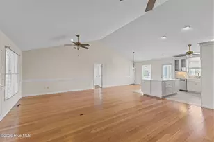 305 Joan Ct, Beaufort, NC 28516 - Photo 25