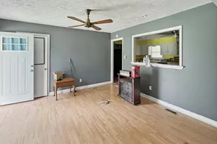 42 N Sixth St, Clarkton, NC 28433 - Photo 5