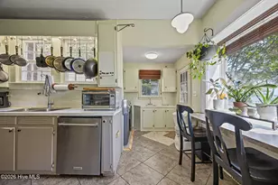 2812 Evans St, Morehead City, NC 28557 - Photo 13