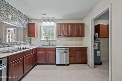 300 Brookstone Way, Jacksonville, NC 28546 - Photo 33