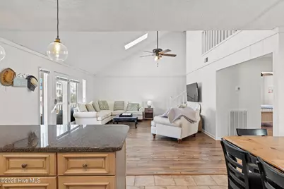172 E Second Street, Ocean Isle Beach, NC 28469 - Photo 9