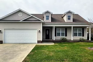 102 Borough Nest Dr, Swansboro, NC 28584 - Photo 1
