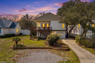 217 NE 61st St, Oak Island, NC 28465 - Photo 3