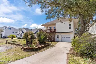 217 NE 61st St, Oak Island, NC 28465 - Photo 9
